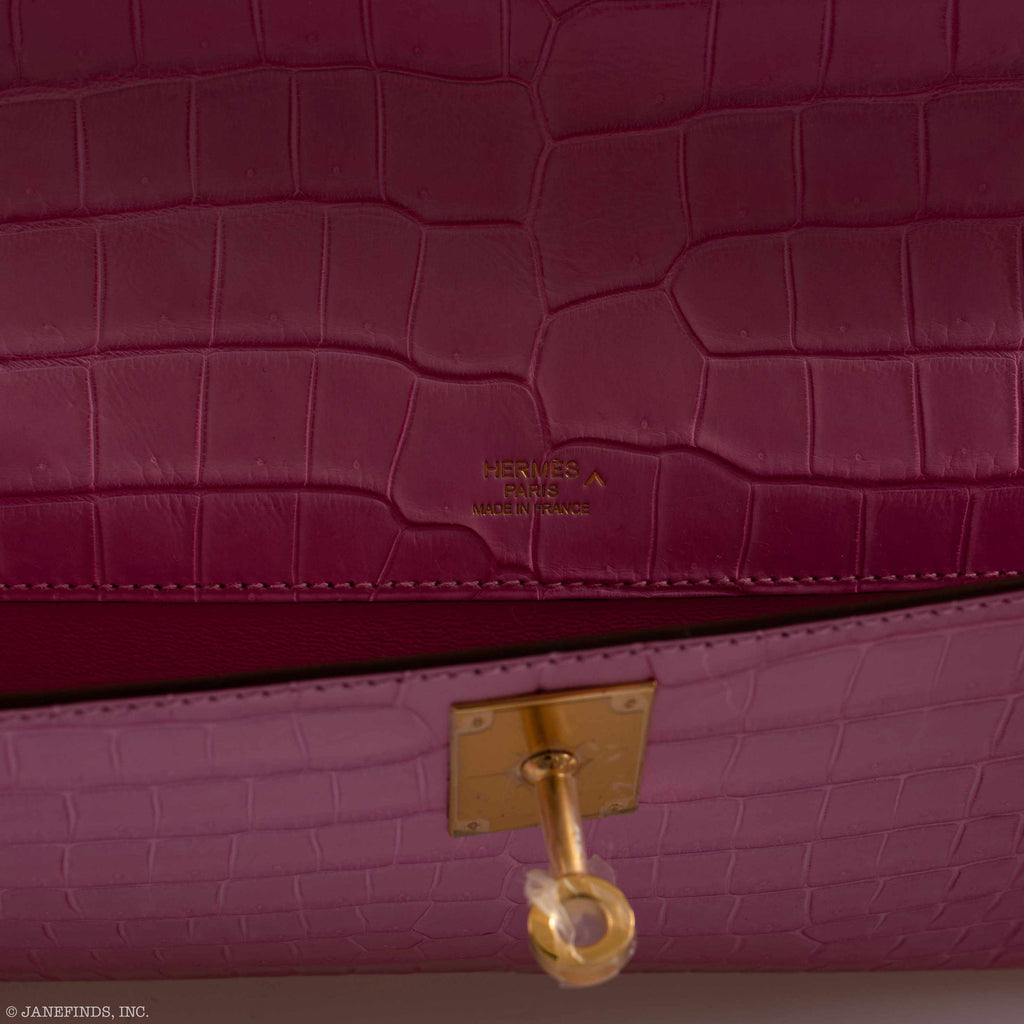Hermes Kelly Cut Pochette 5P Bubblegum Pink Matte Porosus Crocodile Gold Hardware - 2019, D